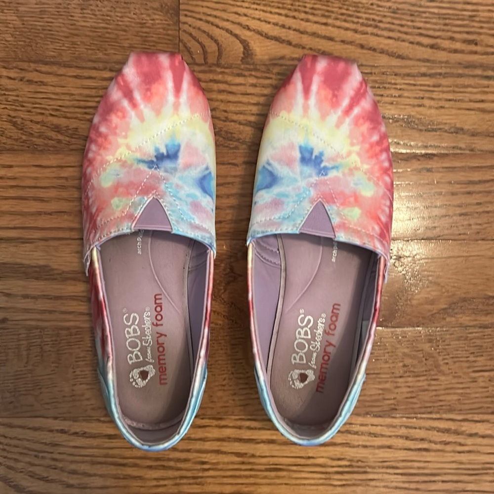 Womens Skechers BOBS tie dye, sz 6